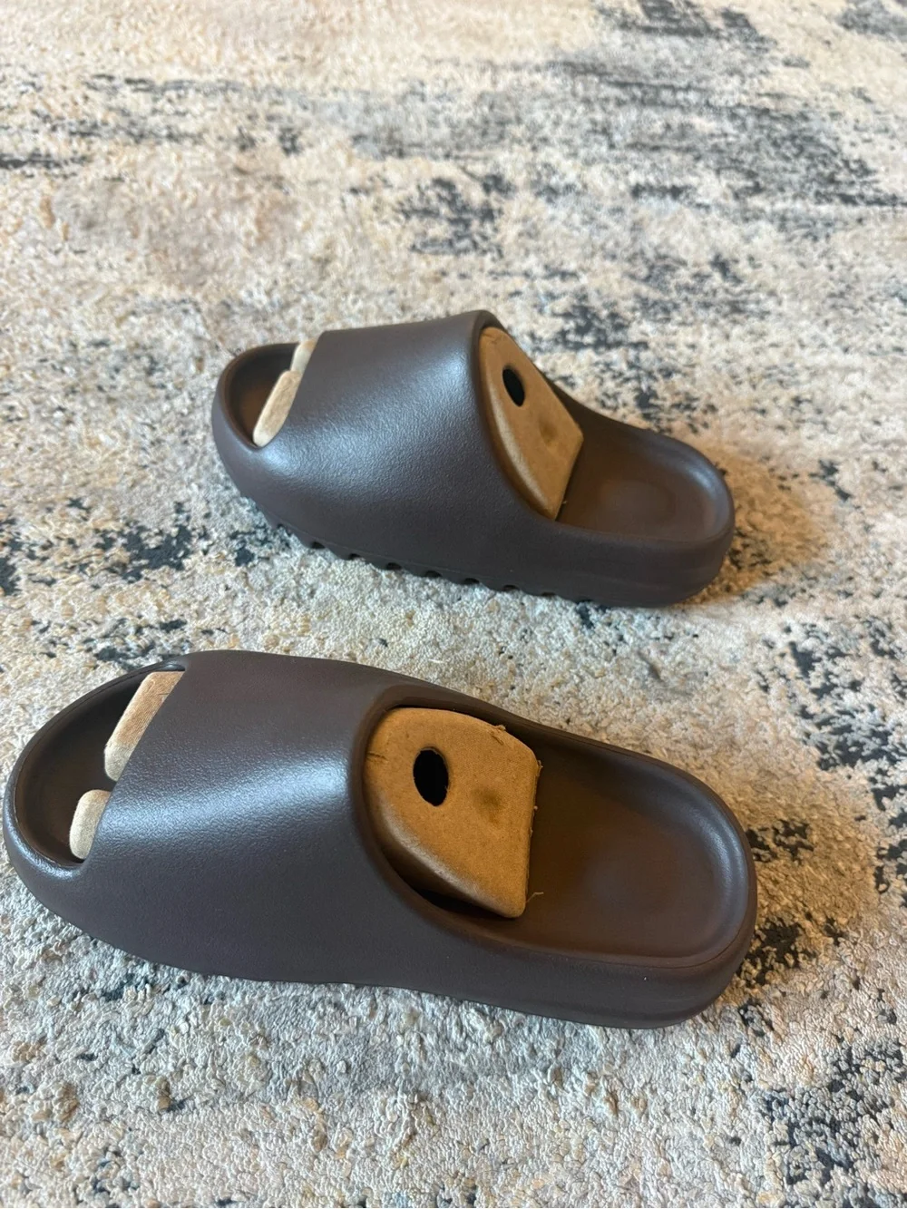 Yeezy Slide (YS-01) chocolate size 6